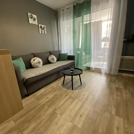 A Deux Pas Des Plages Apartment *